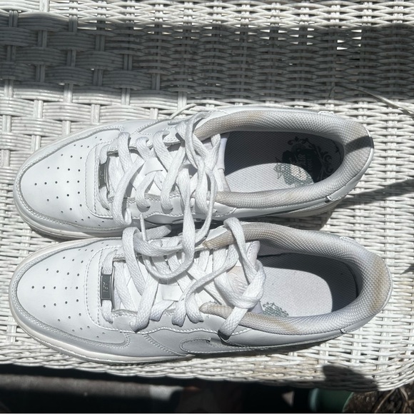 Nike Air Force 1 Low LE Triple White GS (DH2920-111) Grade School Size 4Y-7Y - Picture 9 of 15